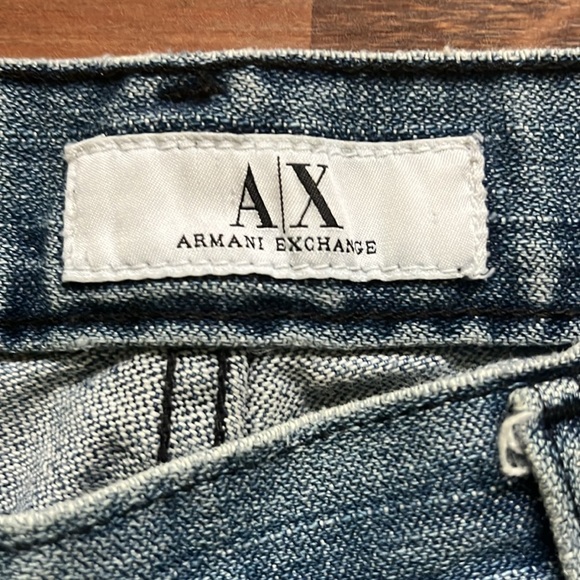 Woman’s Armani Exchange Distress Style Jeans Lightwash Size 34 - Picture 3 of 12